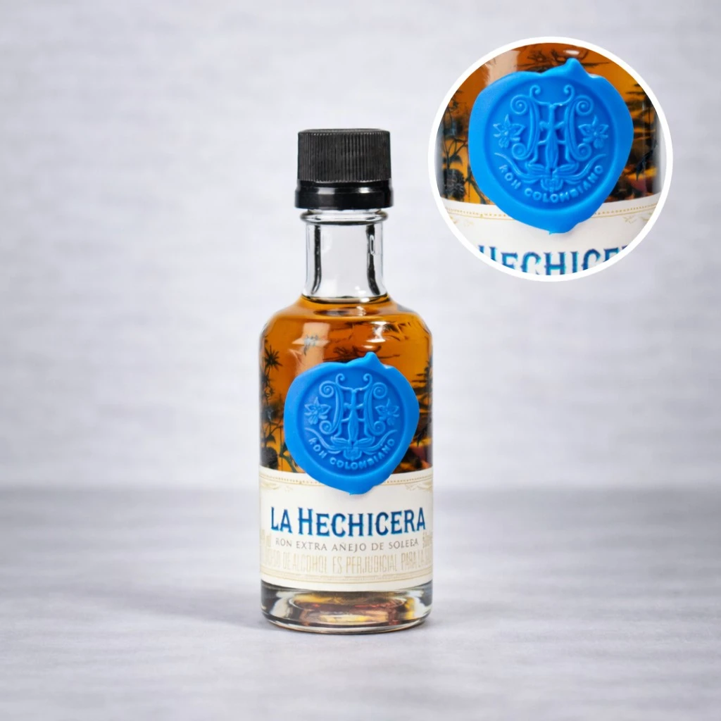 Mini Botella de Ron La Hechicera de 50mL - Miniatura Original - Mini Botellita de ron premium - 78 Grados Deluxe