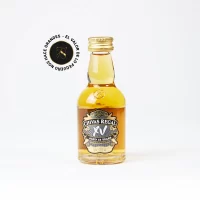 MB07 - Mini Botella - Botellita de licor de Whisky Chivas Regal 15 años (XV) más caja de regalo premium e invitación o fotografía personalizada. Ideal para eventos, recuerdos, bodas o regalos corporativos.