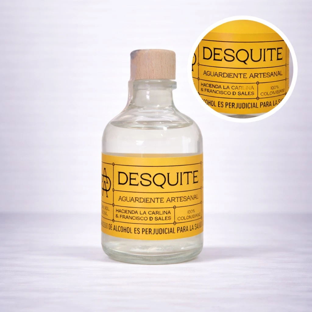 Mini Botella de Aguardiente Desquite de 50mL - Miniatura Original - Mini Botellita de aguardiente premium - 78 Grados Deluxe