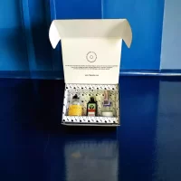 78 Grados Deluxe – Caja con mini botellas de licores surtidos – 3 Referencias de miniaturas de licor: Vodka, Ron, Licor de Hierbas – Caja Referencia 15 – Regalos con mini botellas de licores – Regalos corporativos.