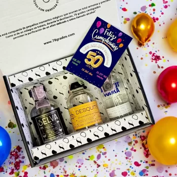 78 Grados Deluxe - Caja con mini botellas de licores surtidos - 3 Referencias de miniaturas de licor: Absolut Vodka, Ginebra Gin Selva, Aguardiente Desquite - Caja Referencia 17 - Regalos con mini botellas de licores - Regalos corporativos.