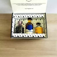 78 Grados Deluxe – Caja con mini botellas de licores colombianos – 3 Referencias de miniaturas de licor: Aguardiente, Ron, Ginebra – Caja Referencia 8 – Regalos con mini botellas de licores colombia – Regalos corporativos.