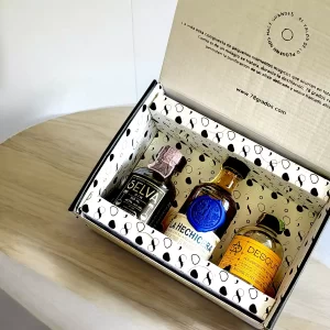 78 Grados Deluxe - Caja con mini botellas de licores colombianos - 3 Referencias de miniaturas de licor: Aguardiente, Ron, Ginebra - Caja Referencia 8 - Regalos con mini botellas de licores colombia - Regalos corporativos.