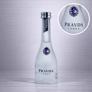 Mini Botella de Pravda Vodka 50mL - Miniatura Original - Mini Botellita de vodka premium - 78 Grados Deluxe