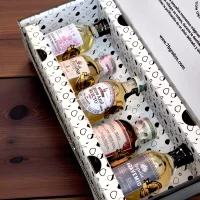 Caja con mini botellas de licores Colombianos (13) (8)-min