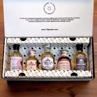 Caja con mini botellas de licores Colombianos (13) (8)-min