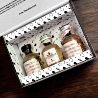 Caja con mini botellas de Tequila x3 – Tequila Campo Azul, Tequila Nock, Tequila Agavemio, Tequila El Padrino, Tequila General Diaz más (1) tarjeta personalizada impresa. Ideal para eventos, bodas, cumpleaños o regalos corporativos – 78 Grados Deluxe.