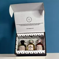 Caja con mini botellas de Tequila x3 – Tequila Campo Azul, Tequila Nock, Tequila Agavemio, Tequila El Padrino, Tequila General Diaz más (1) tarjeta personalizada impresa. Ideal para eventos, bodas, cumpleaños o regalos corporativos – 78 Grados Deluxe.