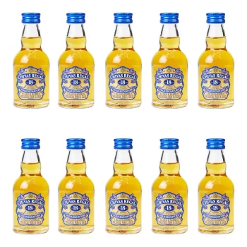 Mini botellas de Whisky Chivas Regal 18 años al por mayor - Pack de 6 y 10 unidades.  50 (mL / cu). NO INCLUYE CAJA NI EMPAQUE. Complejo, intenso, lujoso. Chivas 18 contiene nada más y nada menos que 85 notas únicas de sabor en cada gota. Aromas intensos, indulgentes y con múltiples capas, con notas de fruta seca, caramelo de mantequilla y chocolate negro. El paladar aterciopelado de chocolate negro le concede elegantes notas florales, además de un discreto y dulce toque ahumado. Acabado extremadamente cálido y largo.