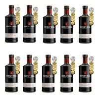 Mini botella Ginebra Whitley Neill Original 50mL al por mayor - Es una destilación extraordinaria que eleva el estándar de la ginebra con su vibrante y seductor perfil de sabor. Con una cuidadosa selección de ingredientes, incluyendo enebro, semilla de cilantro, corteza de casia, raíz de orris, raíz de angélica, orozuz, naranja dulce, limón y la distintiva naranja de Sicilia, esta ginebra ofrece una experiencia sensorial incomparable. El color transparente de la mini botella de Ginebra Whitley Neill Blood Orange Gin anticipa la frescura y vitalidad que se encuentra en cada sorbo. Al acercarla a la nariz, los aromas cítricos y sabrosos emergen de forma limpia, invitando a un viaje sensorial único. Al probar esta ginebra, se despliega un estallido de sabor dulce proveniente de las naranjas sanguinas sicilianas, ofreciendo una experiencia suave y burbujeante que deleita el paladar con cada sorbo. La combinación de ingredientes seleccionados con precisión garantiza un equilibrio perfecto entre lo dulce y lo cítrico, creando una armonía de sabores que perdura en el paladar.