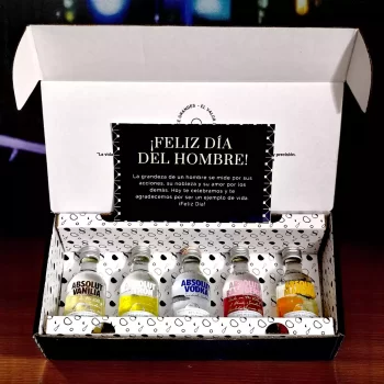 Caja con 5 mini botellas de Absolut Vodka 50mL. Incluye: Absolut Vodka Original, Absolut Vodka Citron (importado), Absolut Vodka Mandarin (importado), Absolut Vodka Raspberri (importado), Absolut Vodka Vanilla (importado).  Un regalo elegante, exclusivo y con presentación premium - 78 Grados Deluxe.