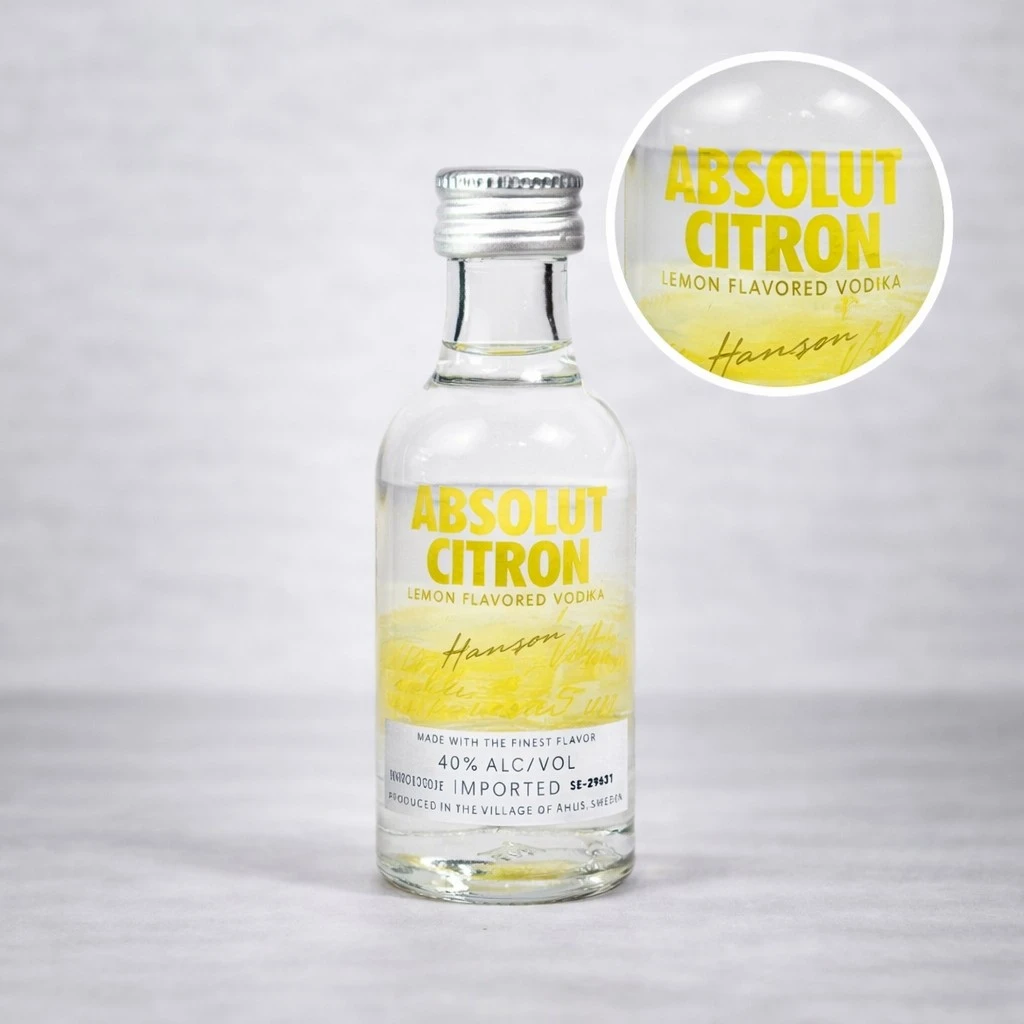 Mini Botella de Absolut Vodka Citron de 50mL - Miniatura Original - Mini Botellita de vodka con sabor a limon o lima - 78 Grados Deluxe