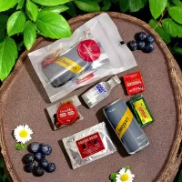 Red Cosmopolitan – Kit de Coctel con Absolut Vodka (50 ml), Cocteles con Vodka y frutos rojos, Kits de coctelería en casa, Cocteles a domicilio.