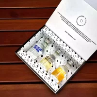 Caja con mini botellas de vodka (14)-min