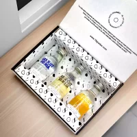 Caja con mini botellas de vodka (14)-min