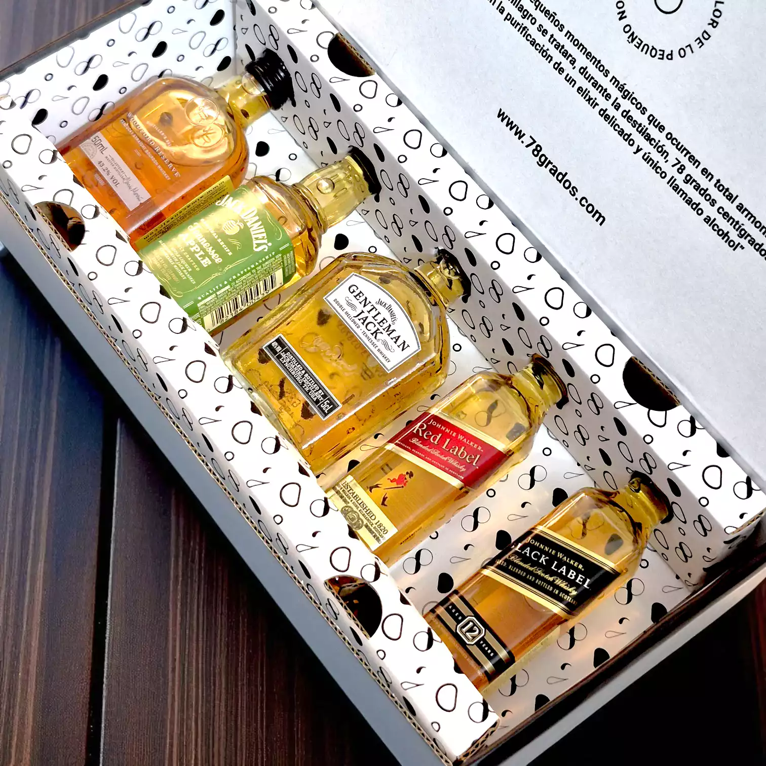 Caja de Regalo Premium con Whisky, Tequila, Aguardiente, Ginebra y Vodka (8) (12)-min