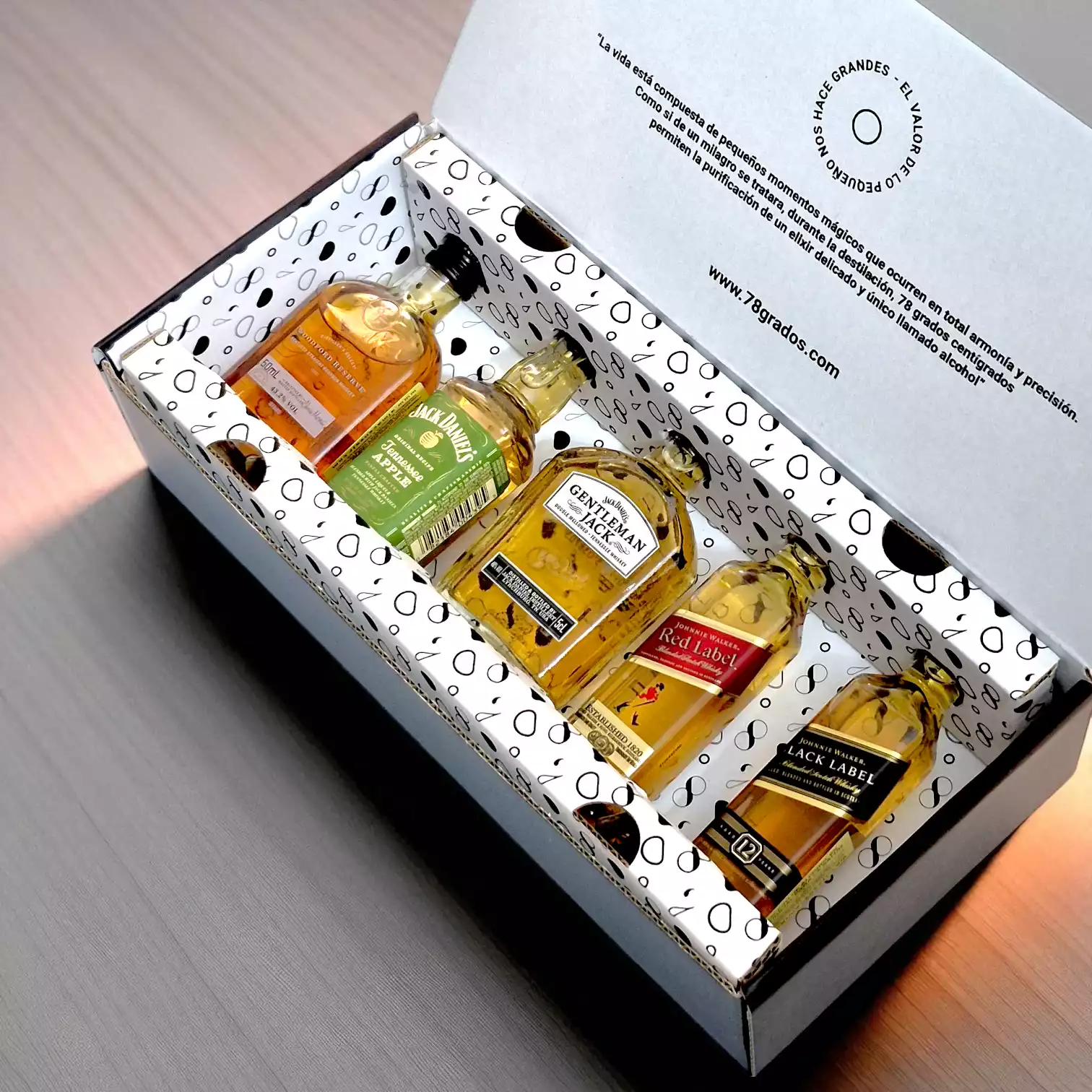 Caja de Regalo Premium con Whisky, Tequila, Aguardiente, Ginebra y Vodka (8) (3)-min