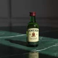 Mini Botella de Whisky Jameson 50mL