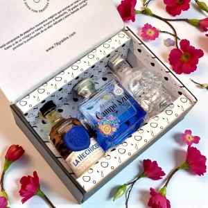 Estuche premium con Vodka Crystal Head, Tequila Campo Azul Selecto y Ron La Hechicera. Un regalo elegante y exclusivo para verdaderos amantes del licor - 78 Grados Deluxe