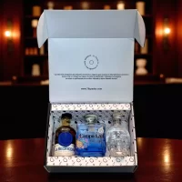 Estuche premium con Vodka Crystal Head, Tequila Campo Azul Selecto y Ron La Hechicera. Un regalo elegante y exclusivo para verdaderos amantes del licor – 78 Grados Deluxe