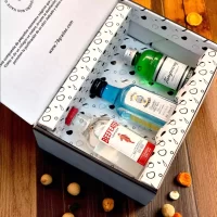 Estuche con Mini Botellas de Ginebras Premium Importadas | Beefeater, Bombay y Tanqueray – 78 Grados Deluxe