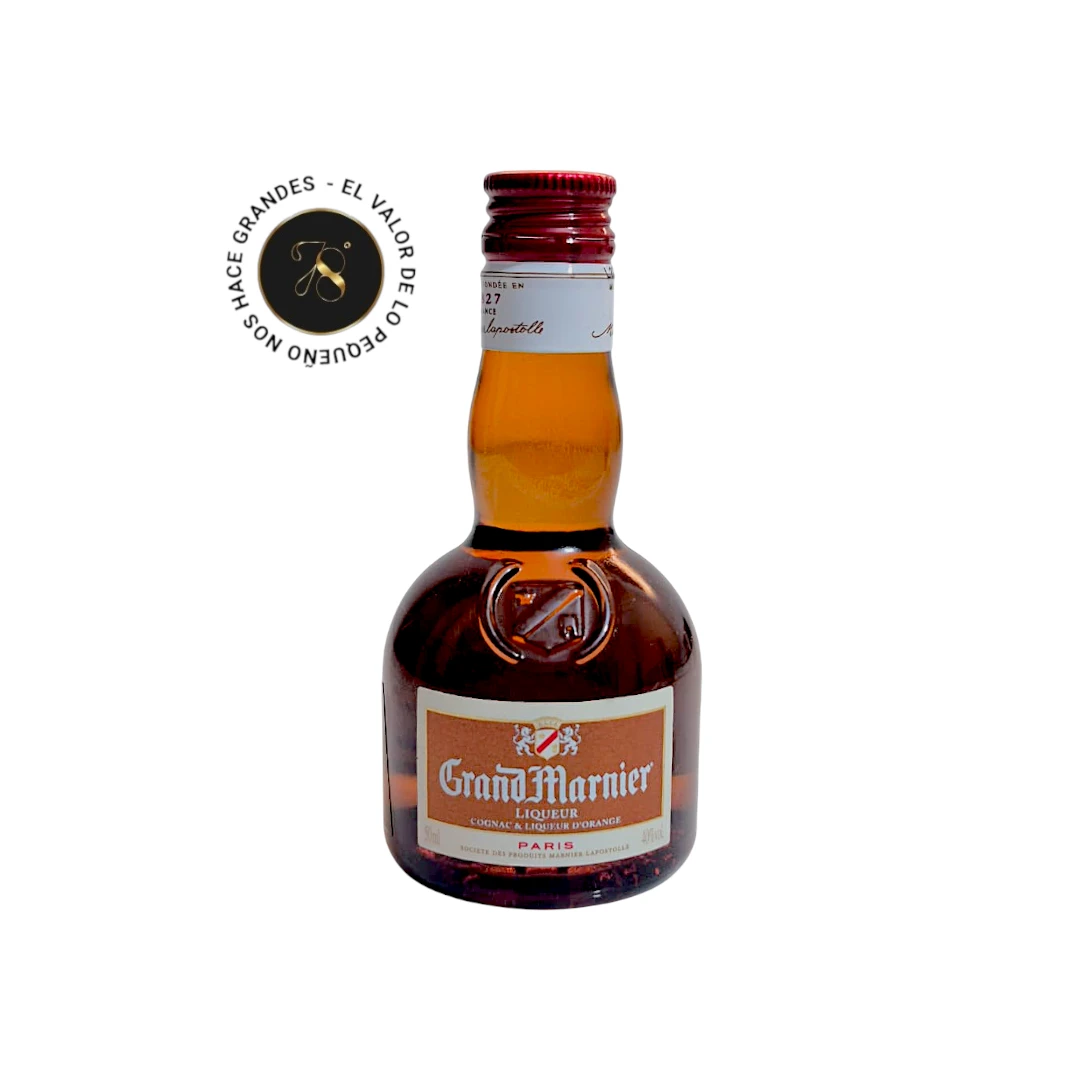 La Mini Botella de Cognac Grand Marnier de 50ml IMPORTADA Descubre el icónico licor francés Grand Marnier en su presentación mini de 50 mL: un blend sofisticado de coñac fino y naranjas amargas exóticas, listo para elevar cada sorbo o cóctel. Grand Marnier se elabora a partir de una mezcla exclusiva de coñac añejado en barricas de roble francés, seleccionado meticulosamente por maestros licoreros, y de un licor de naranja amarga obtenido por destilación lenta de cáscaras de naranja secadas al sol.