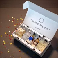 Kit tope de gama con mini botellas premium: Tequila Campo Azul, Vodka Crystal Head, Ron La Hechicera, Glenfiddich 18 años y Tequila La Santa con Oro 24K. Regalo de lujo absoluto. – 78 Grados Deluxe