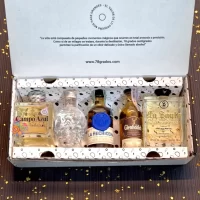 Kit tope de gama con mini botellas premium: Tequila Campo Azul, Vodka Crystal Head, Ron La Hechicera, Glenfiddich 18 años y Tequila La Santa con Oro 24K. Regalo de lujo absoluto. – 78 Grados Deluxe