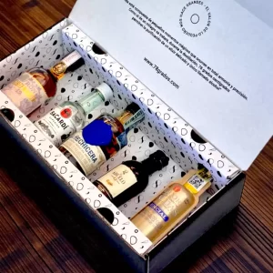 Descubre Esencia del Ron, una colección premium con mini botellas de rones icónicos. Regalo elegante para degustar, comparar y disfrutar el ron - 78 Grados Deluxe