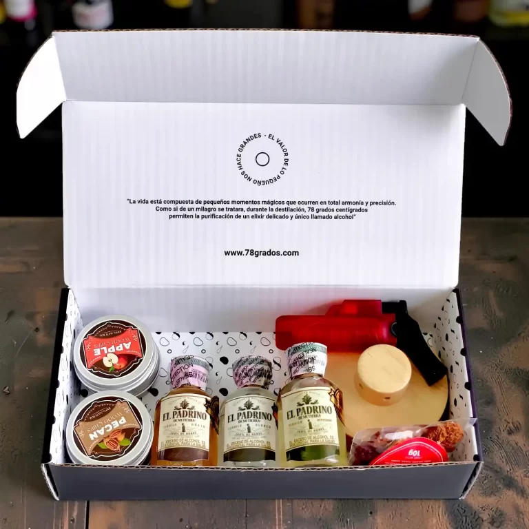 Kit premium para ahumar tequila con El Padrino Blanco, Reposado y Añejo. Incluye ahumador, soplete, astillas aromáticas, frutas deshidratadas y estuche personalizable.