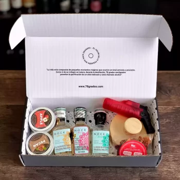 Descubre el Kit para Ahumar Tequila Nock con tequila Blanco, Reposado y Añejo. Incluye ahumador, soplete, astillas aromáticas y caja premium personalizada.