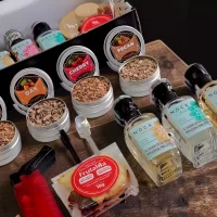 Descubre el Kit para Ahumar Tequila Nock con tequila Blanco, Reposado y Añejo. Incluye ahumador, soplete, astillas aromáticas y caja premium personalizada.