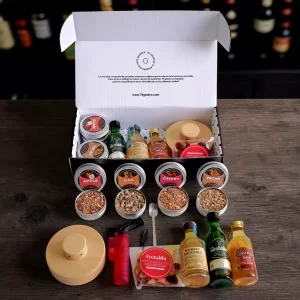 Descubre el Kit para Ahumar Whisky Trilogía Escocesa con Glenfiddich 12, Chivas Regal 13 y Monkey Shoulder. Incluye ahumador, soplete y personalización.