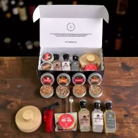 Kit premium para ahumar tequila con Agavemio Blanco, Reposado y Añejo. Incluye ahumador, soplete, astillas aromáticas, frutas deshidratadas y estuche personalizable.