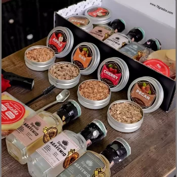 Kit premium para ahumar tequila con Agavemio Blanco, Reposado y Añejo. Incluye ahumador, soplete, astillas aromáticas, frutas deshidratadas y estuche personalizable.