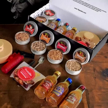 Kit para ahumar whisky Chivas Regal con mini botellas, soplete, ahumador, astillas aromáticas y estuche premium personalizable. El regalo perfecto para amantes del whisky.